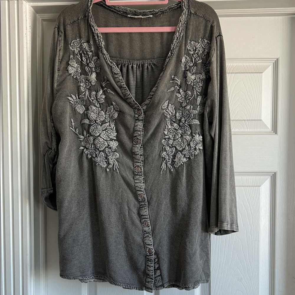 Solitaire Gray Button Down with Floral embroidery Design and crocheted trim